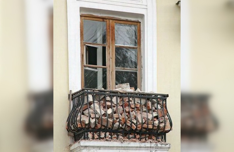 Странные балконы